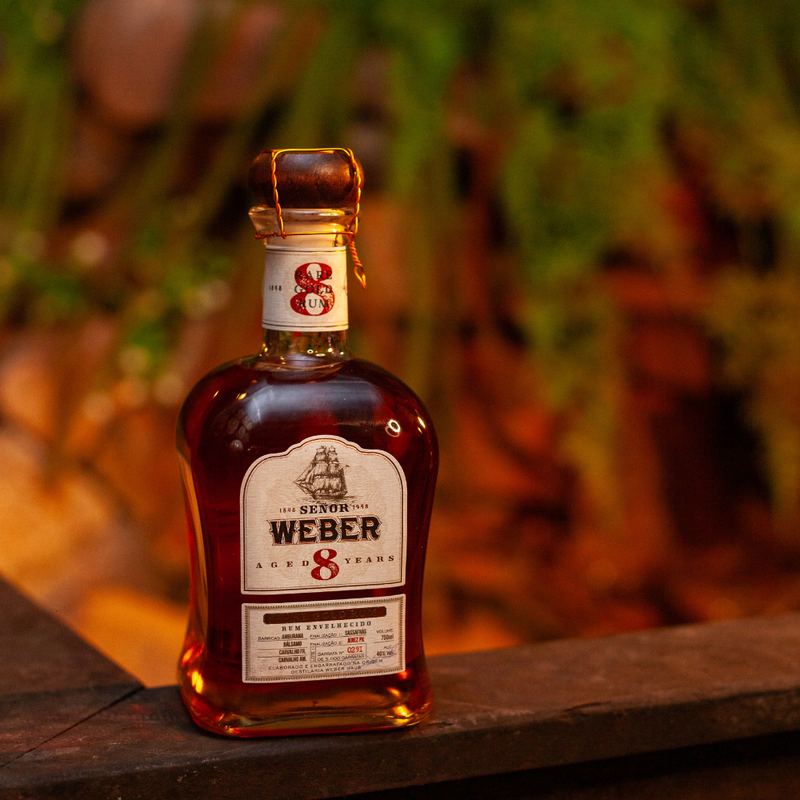 Kit Rum Señor Weber 8 Anos com Taça de Conhaque Weber Haus 175ml